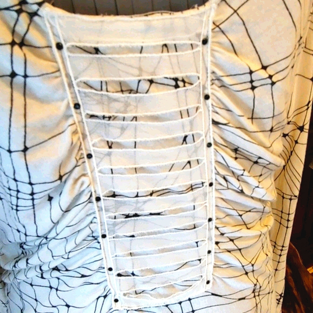 Language Long Sleeve T , Ruching down sides - Picture 4 of 7